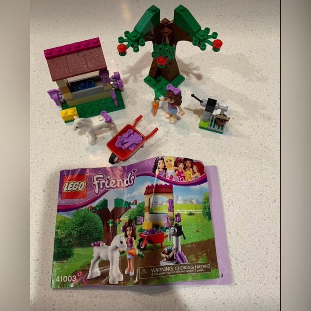 LEGO Friends Olivia’s new born foal